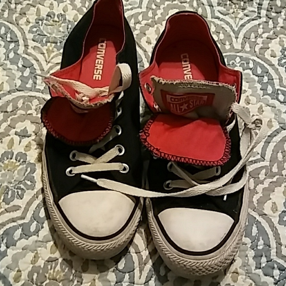 Converse tennis shoes